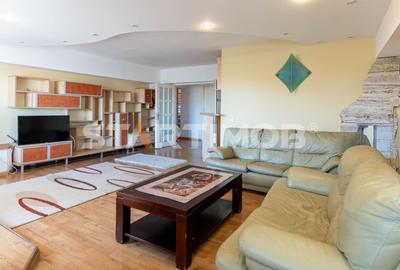 Apartament cu 4 camere decomandat în 13 Decembrie - 19