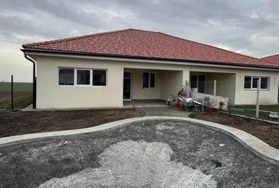 Duplex cu 4 camere cu Teren 400 Mp în Cornești - 2