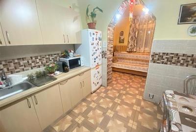 Casuta individuala p+m CENTRALA PROPRIE, terasa, curte comuna