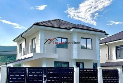 Casă cu Teren 400 Mp în Luna - 1