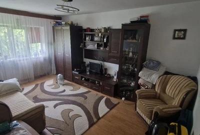 Apartament cu 3 camere decomandat, mobilat în Canta - 1