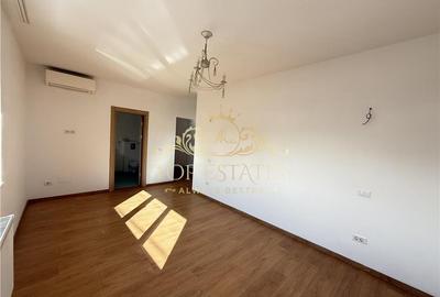 Duplex cu 6 camere cu Canalizare în Central - 5