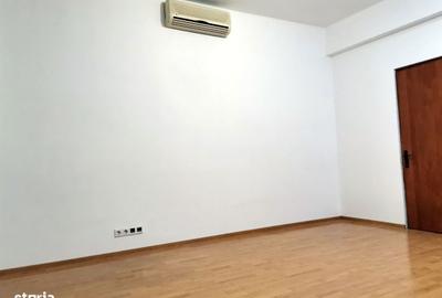 Spațiu comercial, de 23 mp, în Central