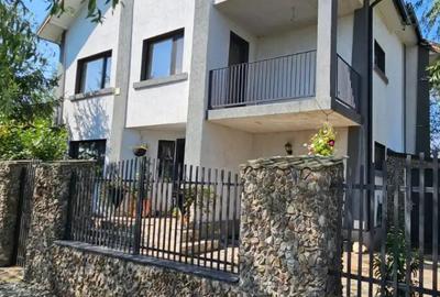 Casă cu 5 camere în Bragadiru