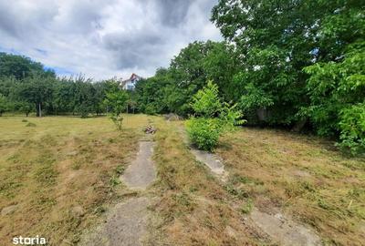 Teren de 1000 mp, în Central - 2