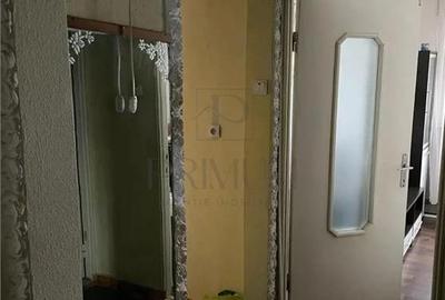 SIMION BARNUTIU - 3 CAM - DECOMANDAT - 2 BAI - 2 BALCOANE - BOXA - CENTRALA/AC - 8