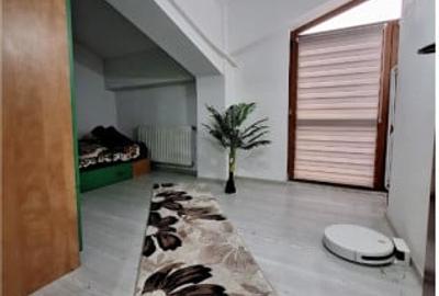 Apartament cu 3 camere decomandat în Narcisa - 10