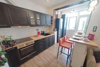 Apartament cu 3 camere semidecomandat, mobilat în P-ța Victoriei - 5