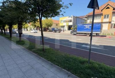 Spațiu comercial, de 80 mp, în Central - 4
