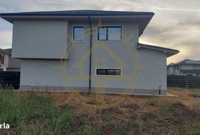 Casă cu 4 camere în Ostratu - 8