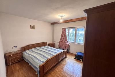 Apartament cu 4 camere decomandat în Alba Iulia