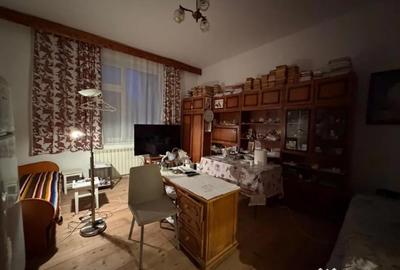 Casă cu 5 camere cu Teren 888 Mp în Central - 2