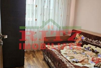 Apartament cu 3 camere semidecomandat în Central - 3