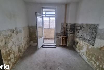 Apartament cu 3 camere decomandat în Decebal - 8