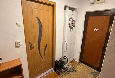 Vand apartament 3 camere.