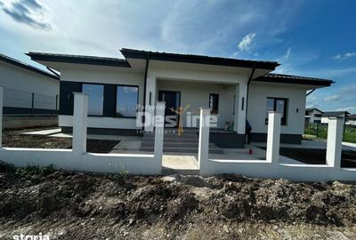 Casă cu 4 camere cu Teren 450 Mp în Rediu