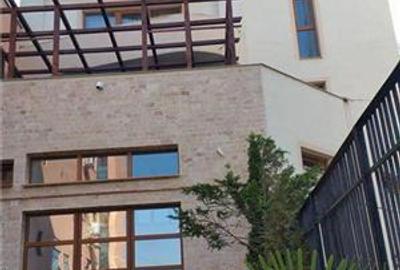 Casă cu 6 camere în Central - 5