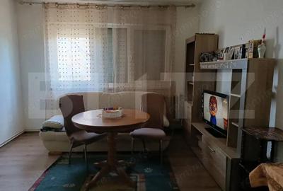 Apartament cu 3 camere semidecomandat în 14 Mai - 2