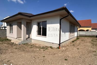 Casă cu 4 camere cu Teren 500 Mp în Sânmartin
