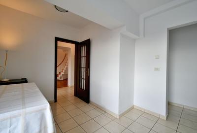 Apartament cu 4 camere semidecomandat în Unirii - 37