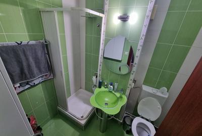 Apartament cu 4 camere semidecomandat, mobilat în CET - 32