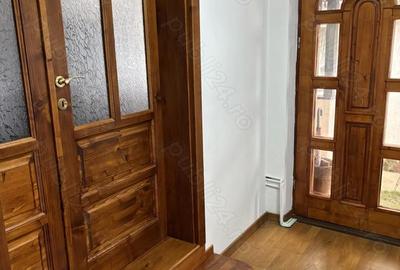 Casă cu 6 camere cu Teren 490 Mp în Vulcan - 4