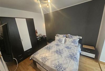 Apartament cu 3 camere nedecomandat, mobilat în Micro III - 3