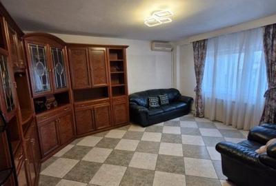 Apartament cu 3 camere decomandat în Doamna Ghica