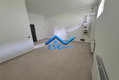 Garsoniera, bloc nou, geam la baie, intabulat, Bucium Visani - 2