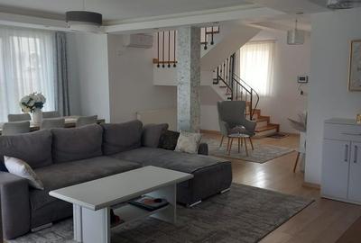 Casă cu 4 camere în Central