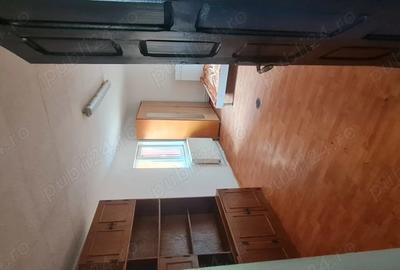 Inchiriez 2 camere la curte - 9