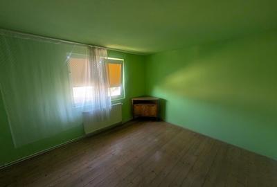 Casă cu 3 camere în Lipoveni - 8