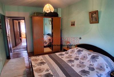 Apartament cu 4 camere decomandat în Mărășești - 4