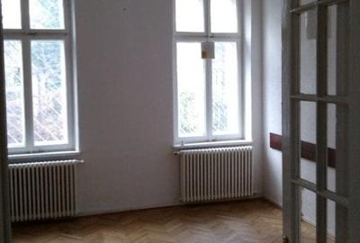 Casă individuală cu 8 camere cu Canalizare în Cișmigiu - 6