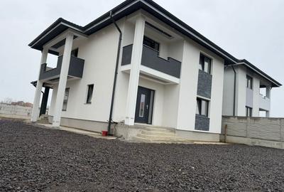 Casă cu 4 camere în Central - 5