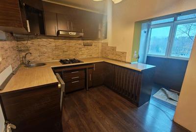 Apartament cu 3 camere decomandat în 1 Mai - 2