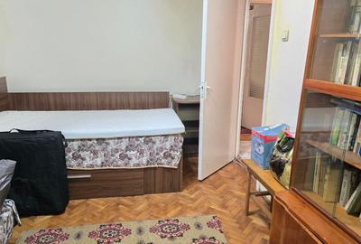 Apartament cu 3 camere decomandat în Progresul - 10