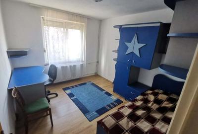 Inchiriez apartament cu 3 camere - 5