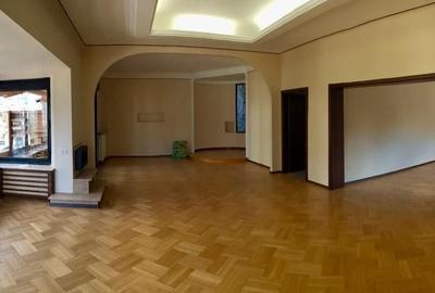 Apartament cu 6 camere decomandat în P-ța Romană - 6