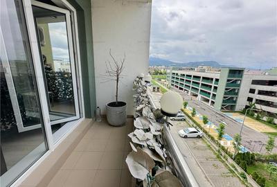 Apartament cu 2 camere decomandat, mobilat în Tractorul - 10