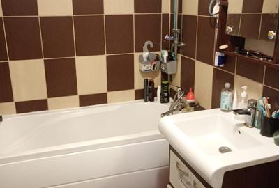 Apartament cu 3 camere decomandat, etaj 1/4,  zona Canta - 6