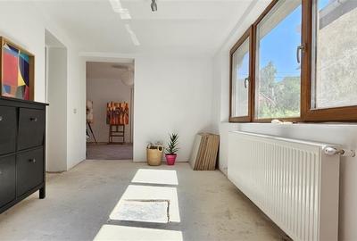 Casa cu curte si parcare in Schei