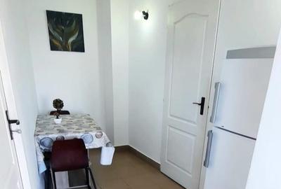 Casă cu 4 camere cu Teren 200 Mp în Central - 2