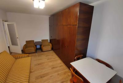 Apartament cu 2 camere decomandat în Decebal