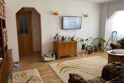 Apartament cu 3 camere semidecomandat în Central - 2