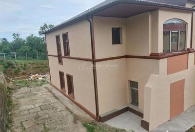 Casă cu Teren 1971 Mp în Central - 7