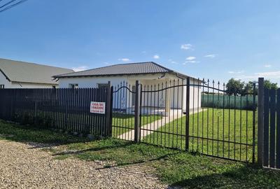 Vand casa in Horia