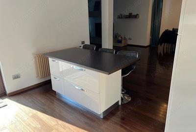 Casă cu 5 camere cu Teren 600 Mp în Dumbrăvița