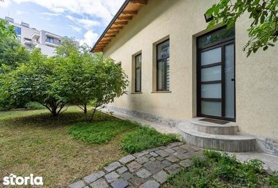 Casă cu 4 camere cu Teren 100 Mp în Central - 3