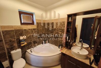 Casă cu 5 camere cu Garaj în Central - 4